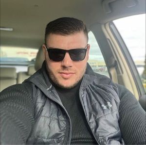 Meet your Posher, Nika